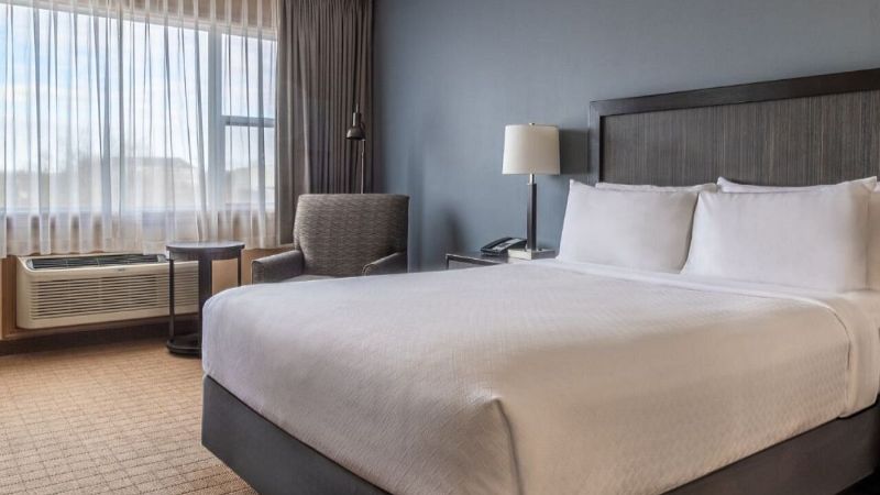 Inn on Prince Hotel and Conference Centre Truro, room with private jacuzzi, photo 2