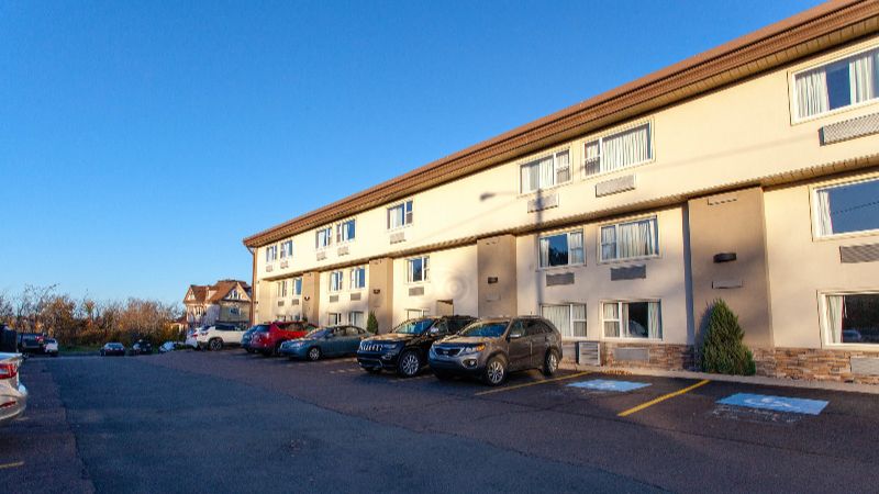 Inn on Prince Hotel and Conference Centre Truro, room with private jacuzzi, photo 8