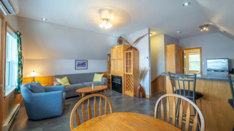 Keltic Quay Cottages & Bayfront Lodge, room with private jacuzzi, photo 4
