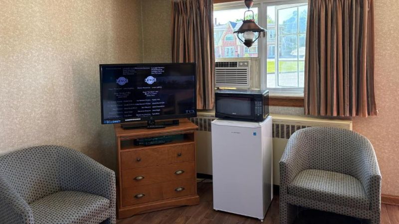 La Paysanne Motel et Hotel, room with private jacuzzi, photo 4