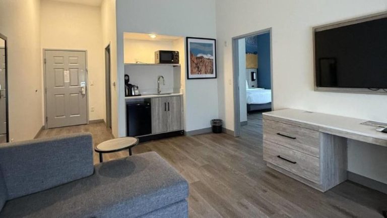 La Quinta Inn & Suites by Wyndham Albuquerque Midtown