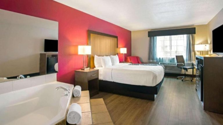 La Quinta Inn & Suites by Wyndham Fort Smith