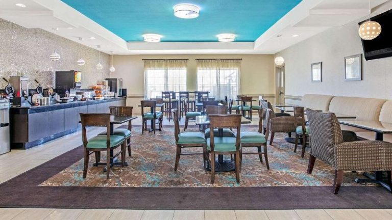 La Quinta Inn & Suites by Wyndham Corpus Christi Airport