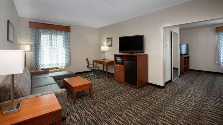 La Quinta Inn & Suites by Wyndham Tupelo