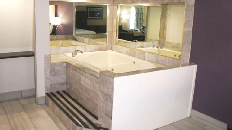 La Quinta Inn by Wyndham Davenport & Conference Center