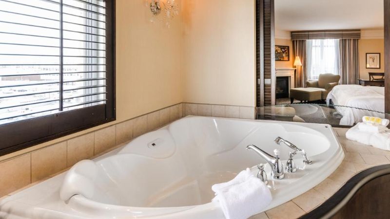 Le St-Martin Hotel & Suites, room with private jacuzzi, photo 1