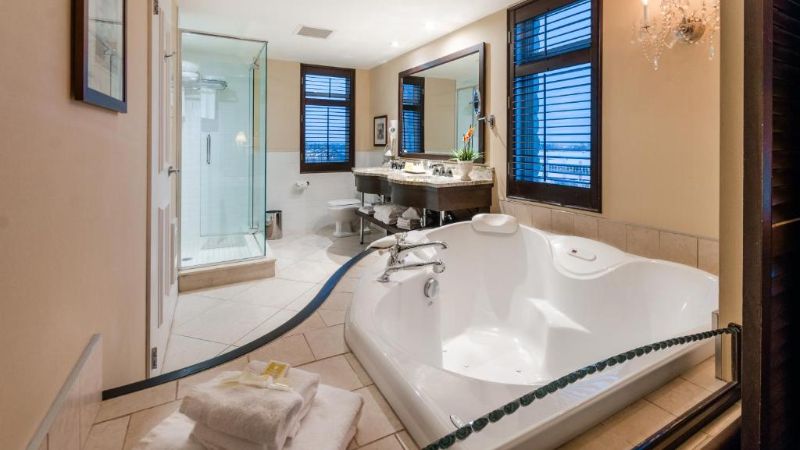 Le St-Martin Hotel & Suites, room with private jacuzzi, photo 2