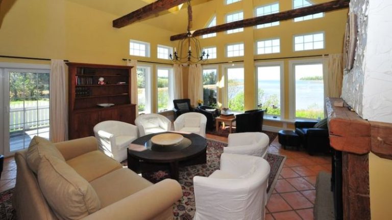 Little Shemogue Inn