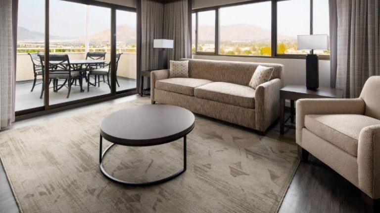 Marriott Riverside at the Convention Center