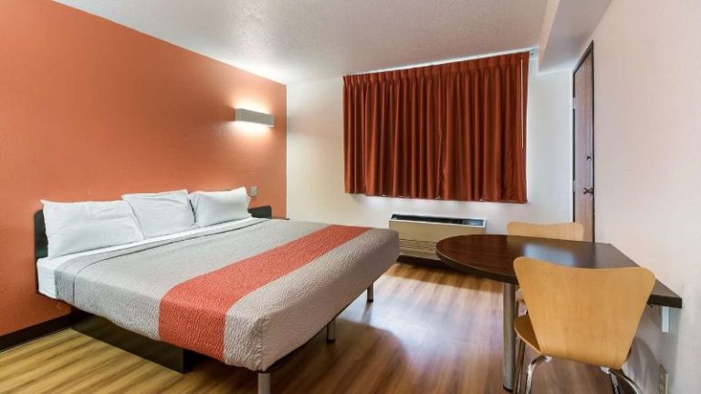 Motel 6 Davenport