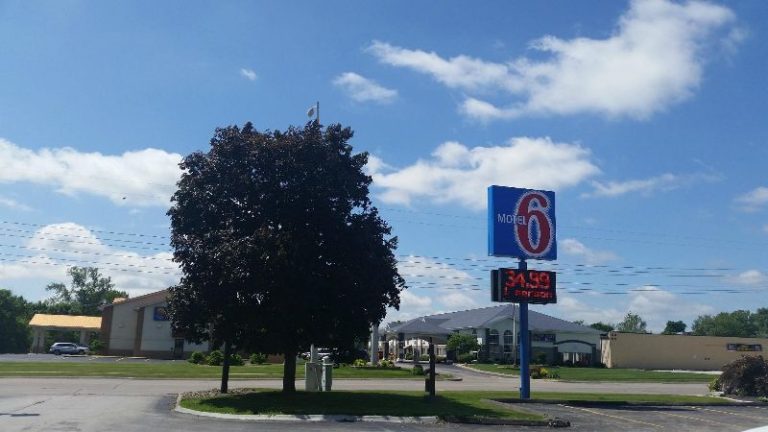 Motel 6 Moline