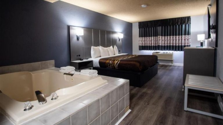 Norwood Inn & Suites Eagan