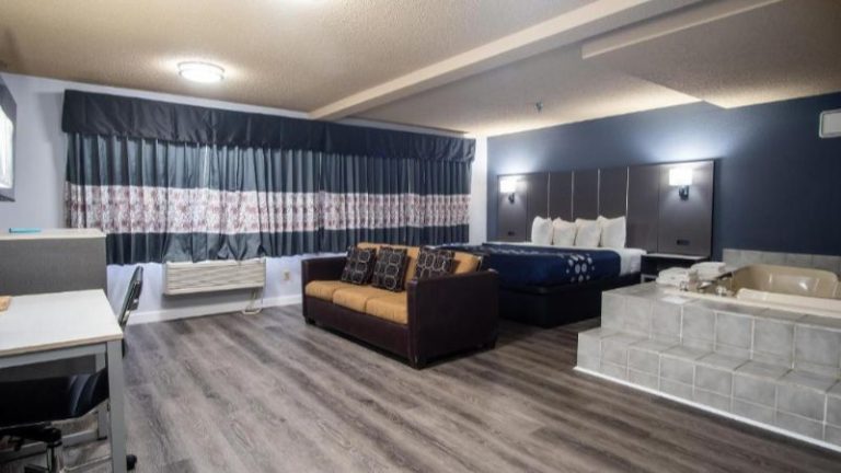 Norwood Inn & Suites Eagan
