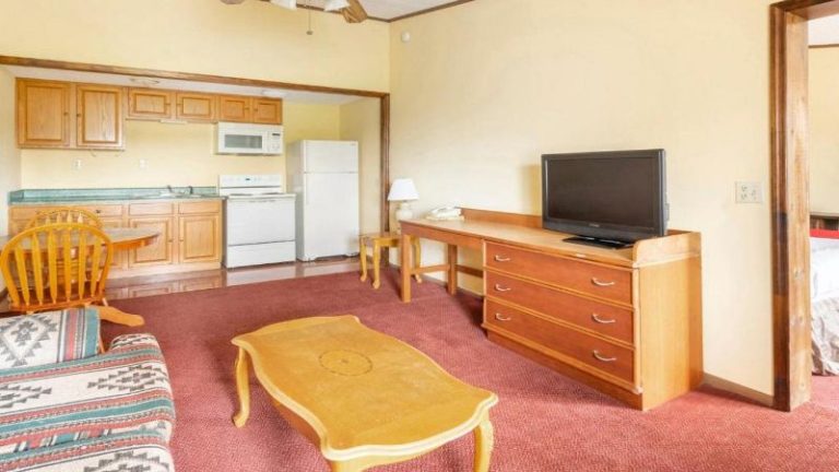 OYO Hotel Daleville AL Hwy 84