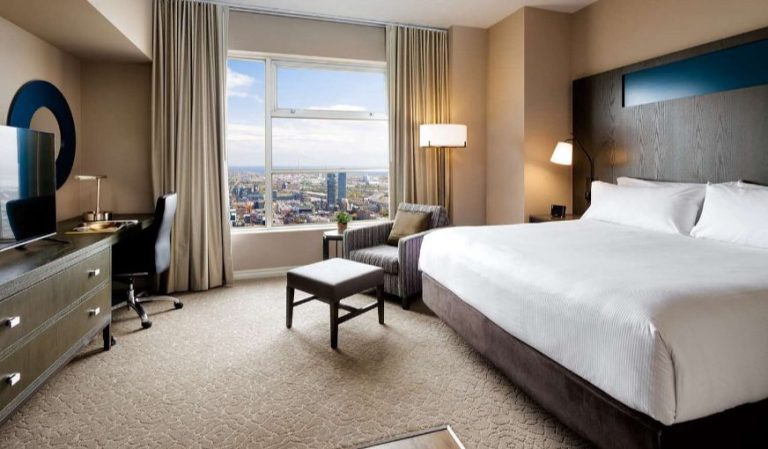 One King West Hotel & Residence