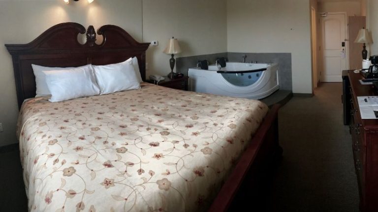 Park West Inn
