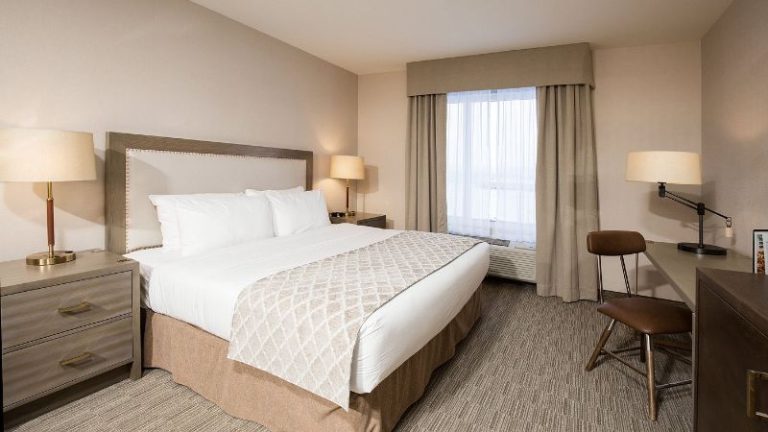 Pomeroy Inn & Suites Prince George