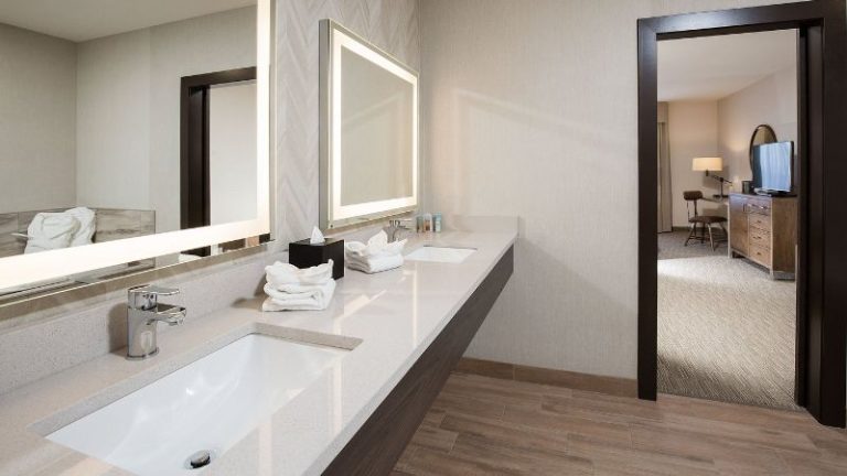 Pomeroy Inn & Suites Prince George