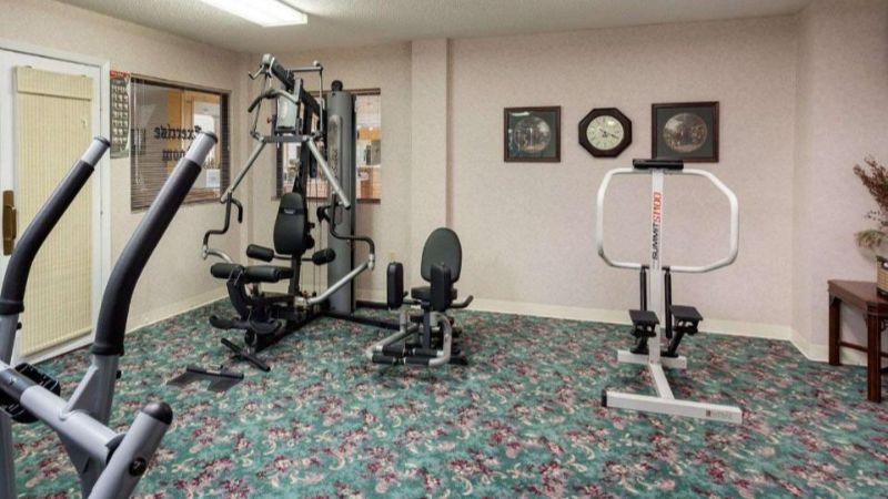 Quality Inn, room with private jacuzzi, photo 7