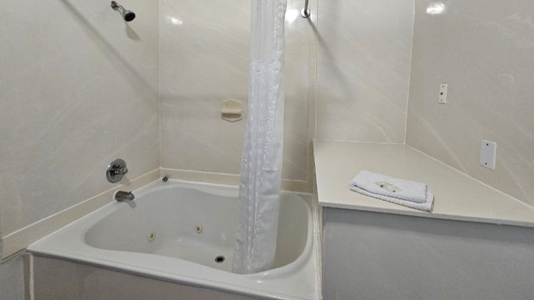 Quality Inn & Suites DFW Airport South