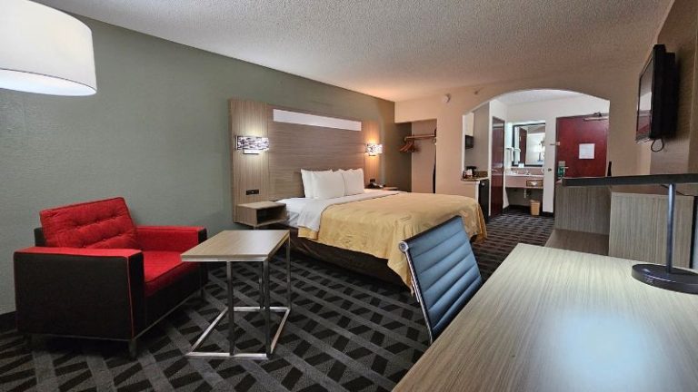 Quality Inn & Suites DFW Airport South