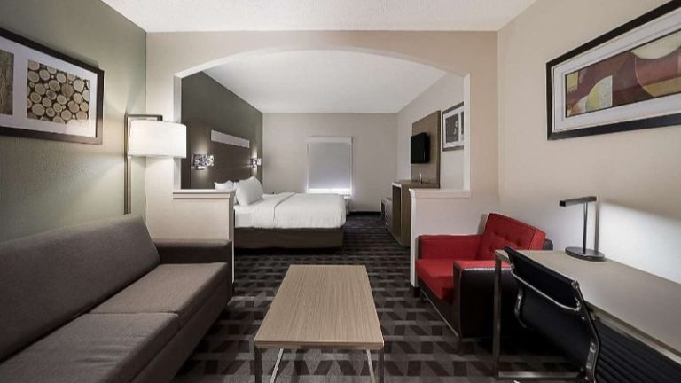 Quality Inn & Suites DFW Airport South