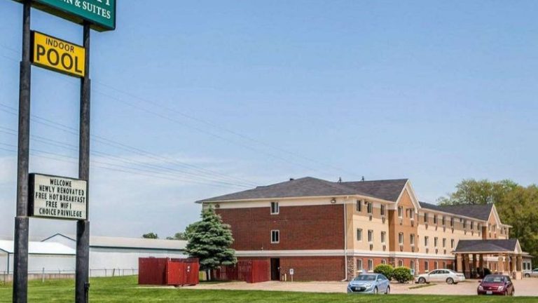 Quality Inn & Suites Davenport Near I-80