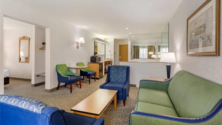 Quality Inn and Suites Denver Airport – Gateway Park