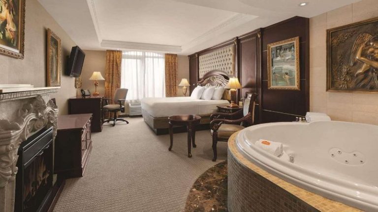 Radisson Toronto Airport West