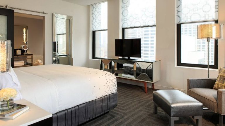 Renaissance Cincinnati Downtown Hotel
