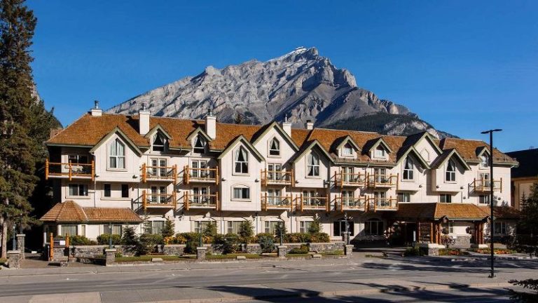 Rundlestone Lodge
