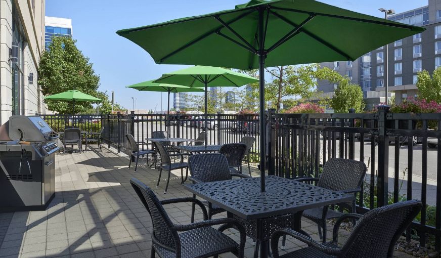 SpringHill Suites Toronto Vaughan, room with private jacuzzi, photo 7