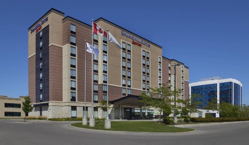 SpringHill Suites Toronto Vaughan, room with private jacuzzi, photo 8