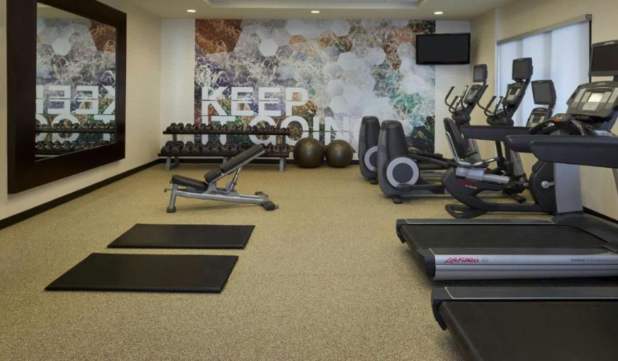 SpringHill Suites Toronto Vaughan, room with private jacuzzi, photo 2