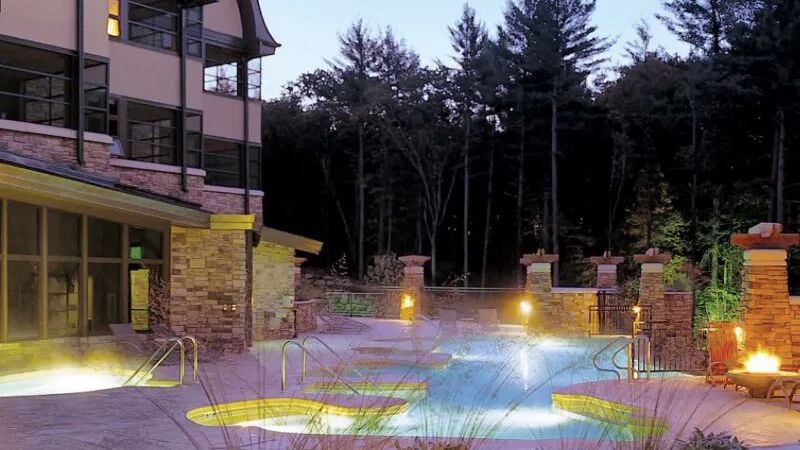 Sundara Inn and Spa, room with private jacuzzi, photo 8