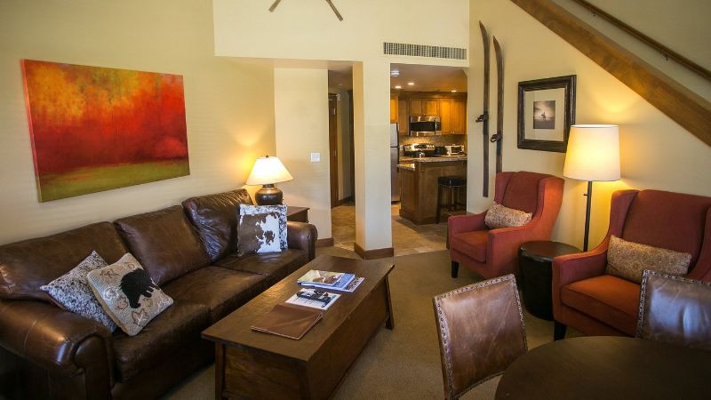 Sundial Lodge, room with private jacuzzi, photo 5