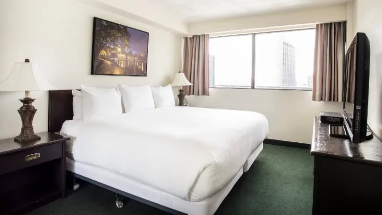 The Business Inn & Suites