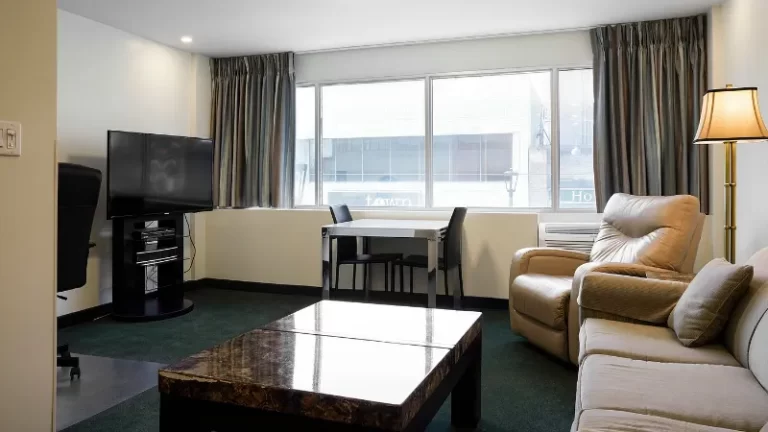 The Business Inn & Suites