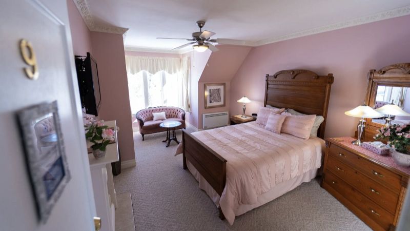 The Maple Inn, room with private jacuzzi, photo 4