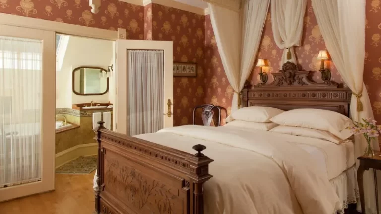 Thorp House Inn & Cottages