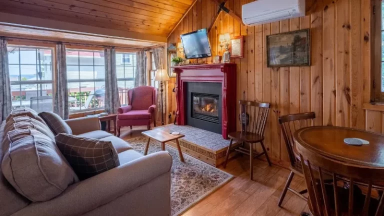 Thorp House Inn & Cottages