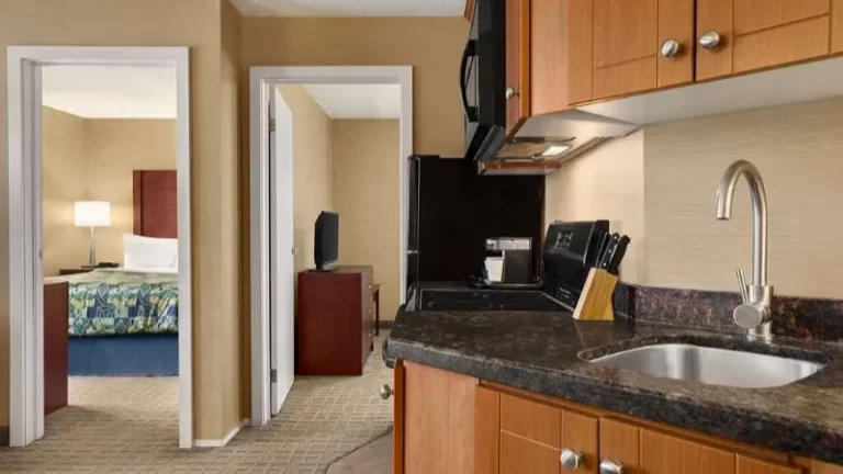 Travelodge Oshawa Whitby