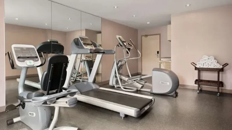 Travelodge Oshawa Whitby