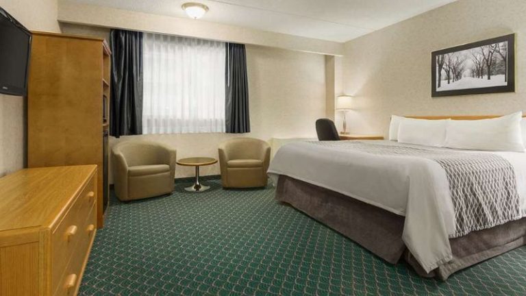 Travelodge by Wyndham Winnipeg East