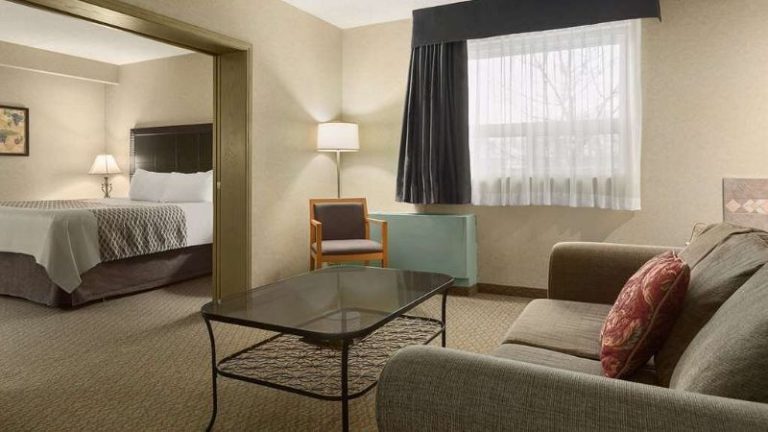 Travelodge by Wyndham Winnipeg East