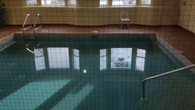 Western Budget Motel Red Deer #2, room with private jacuzzi, photo 6