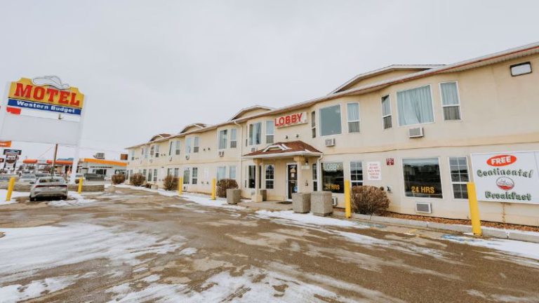 Western Budget Reddeer