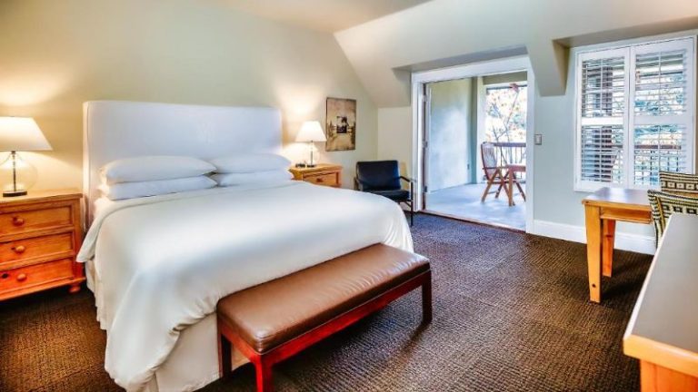 Wine & Roses Hotel