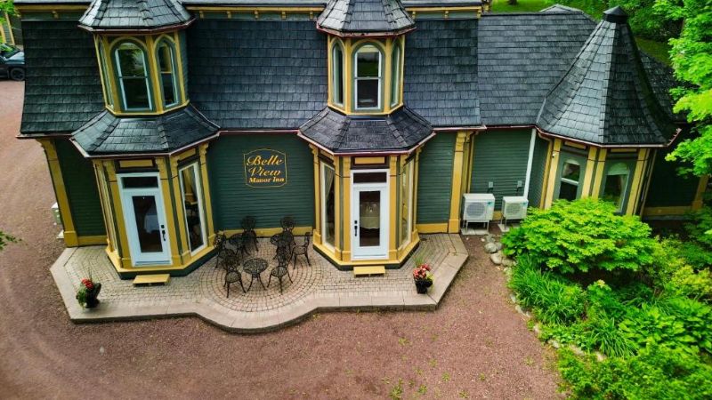 Belle View Manor Inn, room with private jacuzzi, photo 7