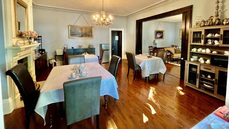 Belle View Manor Inn, room with private jacuzzi, photo 8